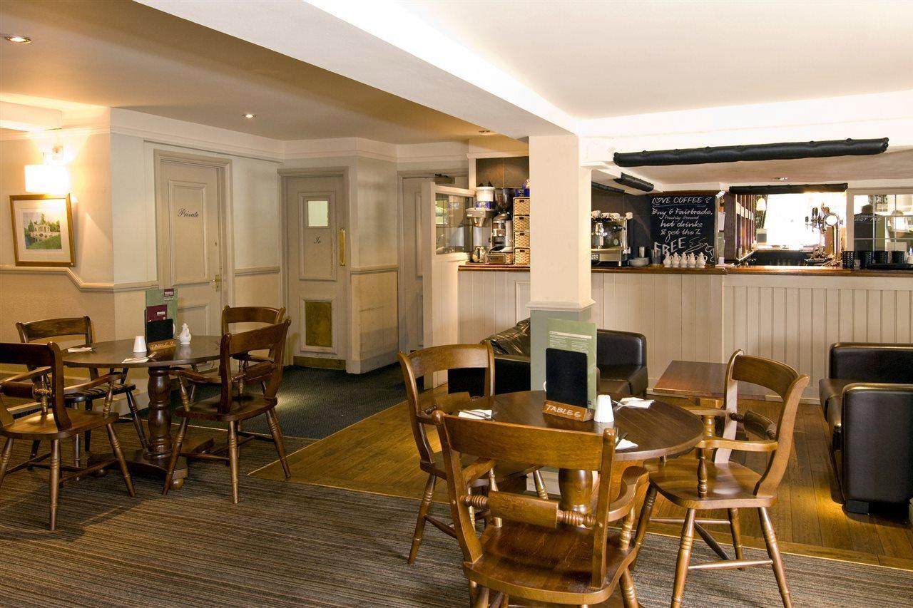 Premier Inn Aylesbury Экстерьер фото