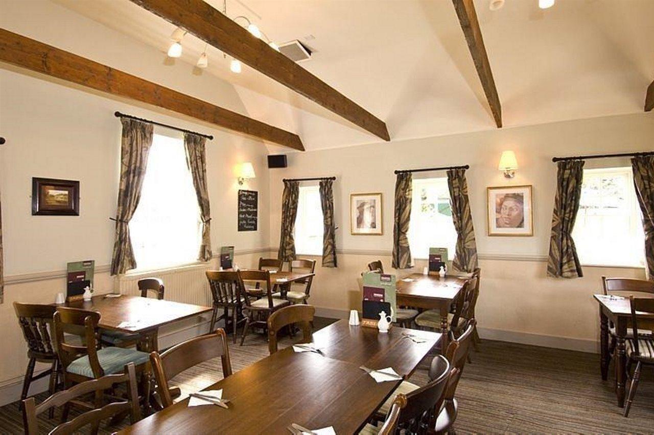 Premier Inn Aylesbury Экстерьер фото